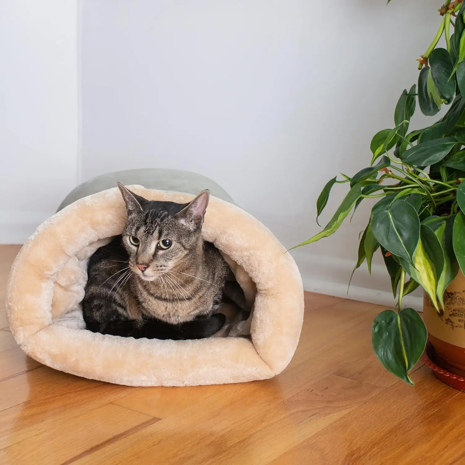 Warm Cat Sleeping Bag – Semi-Enclosed, Washable Winter Nest - Flufer Store